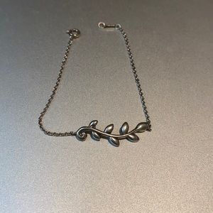 Tiffany - Silver ‘Olive Branch’ bracelet